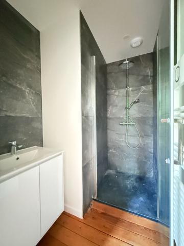 Maison avec extérieur et garage proche centre ville