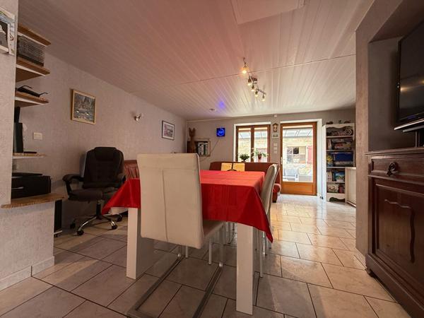 Maison et grange Chavéria 4 pièces / 2 chambres / 85 m²