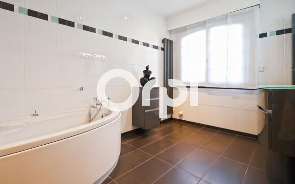 Maison à vendre    8 pièces •  Dunkerque