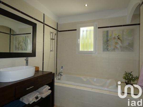 Maison 5 pièces de 113 m² à Orange (84100)