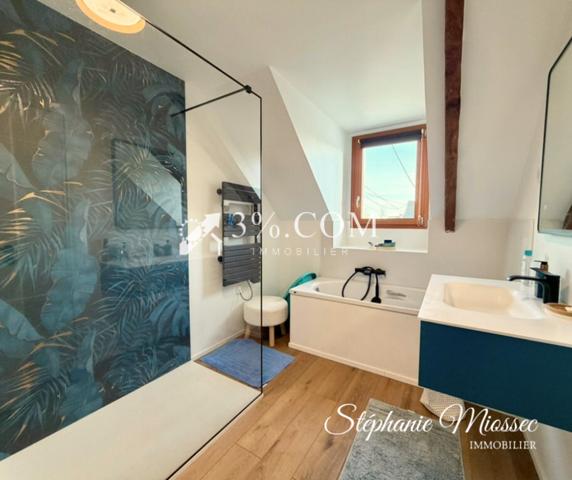 Maison 8 pièce(s) 6 chambre(s) 280 m²