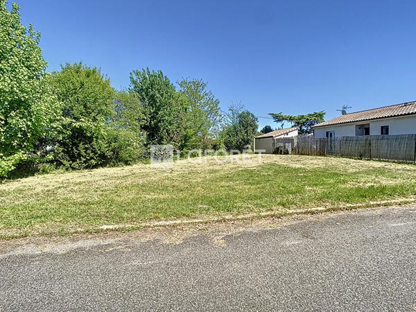 Achat terrain Bessens - 494 m² - 60 000 €