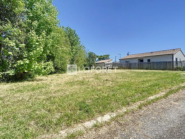 Achat terrain Bessens - 494 m² - 60 000 €