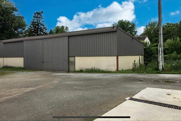 Entrepôt et bureaux à vendre à Saint-Sulpice-les-Feuilles en Haute-Vienne (87160), ref : 87056-755