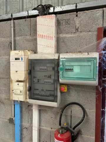 Entrepôt et bureaux à vendre à Saint-Sulpice-les-Feuilles en Haute-Vienne (87160), ref : 87056-755