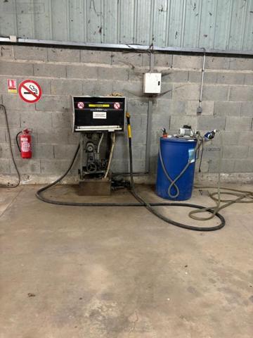 Entrepôt et bureaux à vendre à Saint-Sulpice-les-Feuilles en Haute-Vienne (87160), ref : 87056-755