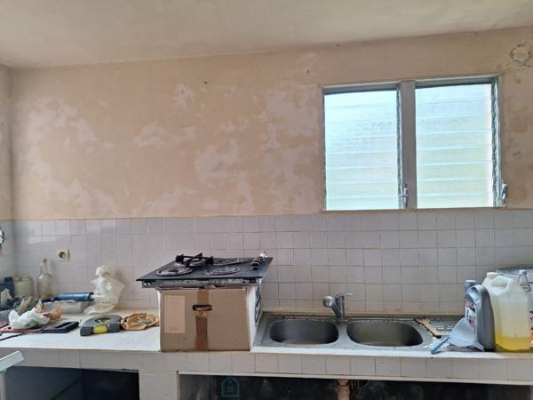 Villa à étage de 216m² habitable sur terrain de 5899m² situé sur la commune du VAUCLIN