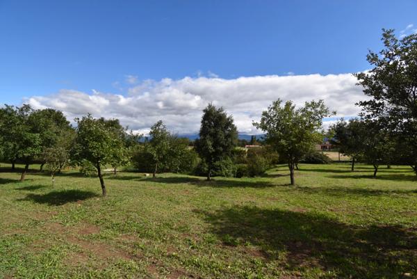 5mn de VALENCE (26) propriété de charme très soignée et confortable sur près d'un hectare clos paysagé piscine truffière et 5 box chevaux