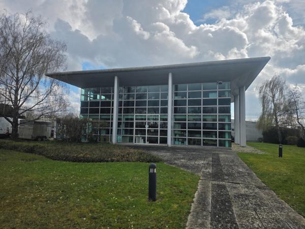 Bureau 10 pièces - 500 m²