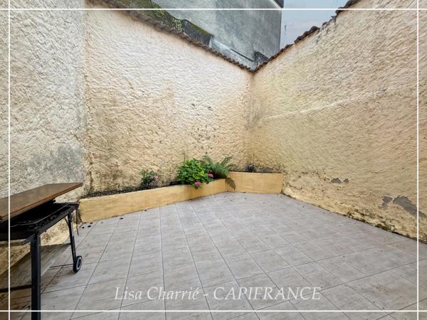 Maison de ville à vendre VIC FEZENSAC (32) scindée en 2 logements loués avec terrasse, balcon, garage
