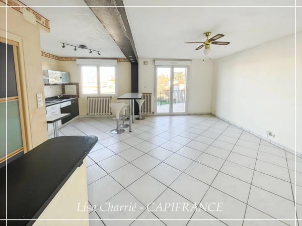 Maison de ville à vendre VIC FEZENSAC (32) scindée en 2 logements loués avec terrasse, balcon, garage