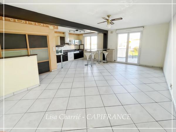 Maison de ville à vendre VIC FEZENSAC (32) scindée en 2 logements loués avec terrasse, balcon, garage