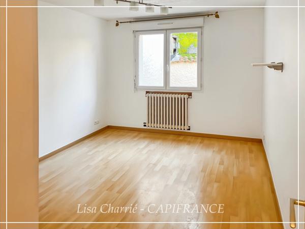 Maison de ville à vendre VIC FEZENSAC (32) scindée en 2 logements loués avec terrasse, balcon, garage