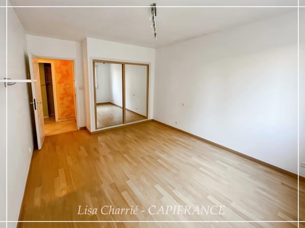 Maison de ville à vendre VIC FEZENSAC (32) scindée en 2 logements loués avec terrasse, balcon, garage