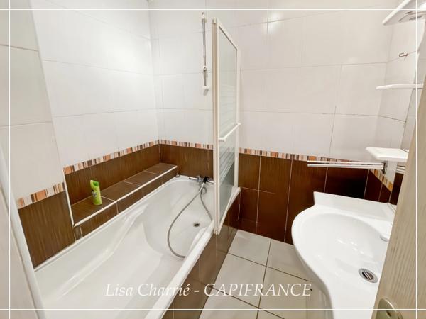 Maison de ville à vendre VIC FEZENSAC (32) scindée en 2 logements loués avec terrasse, balcon, garage