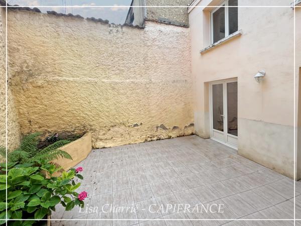 Maison de ville à vendre VIC FEZENSAC (32) scindée en 2 logements loués avec terrasse, balcon, garage