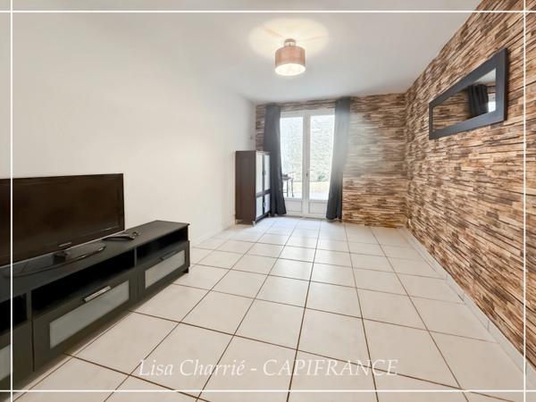 Maison de ville à vendre VIC FEZENSAC (32) scindée en 2 logements loués avec terrasse, balcon, garage