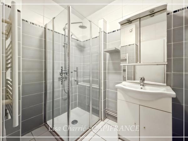 Maison de ville à vendre VIC FEZENSAC (32) scindée en 2 logements loués avec terrasse, balcon, garage