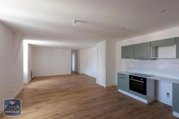 Appartement à louer 3 pièces 70.36m² Poitiers (86000)