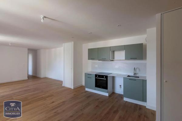 Appartement à louer 3 pièces 70.36m² Poitiers (86000)