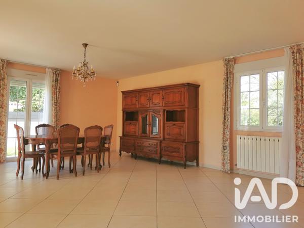 Location maison 6 pièces 139 m² Artigues-près-Bordeaux