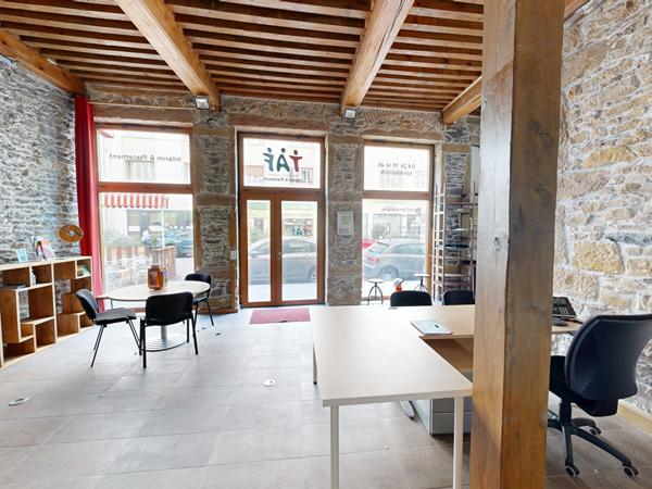 Murs commerciaux de 46 m² + duplex de 20 m2 et cave voutée