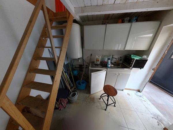 Murs commerciaux de 46 m² + duplex de 20 m2 et cave voutée