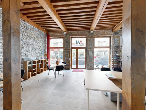 Murs commerciaux de 46 m² + duplex de 20 m2 et cave voutée