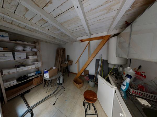 Murs commerciaux de 46 m² + duplex de 20 m2 et cave voutée