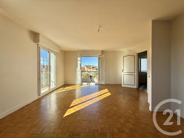 Appartement F3 à vendre  3 pièces - 82,40 m 2   MOULINS  - 03