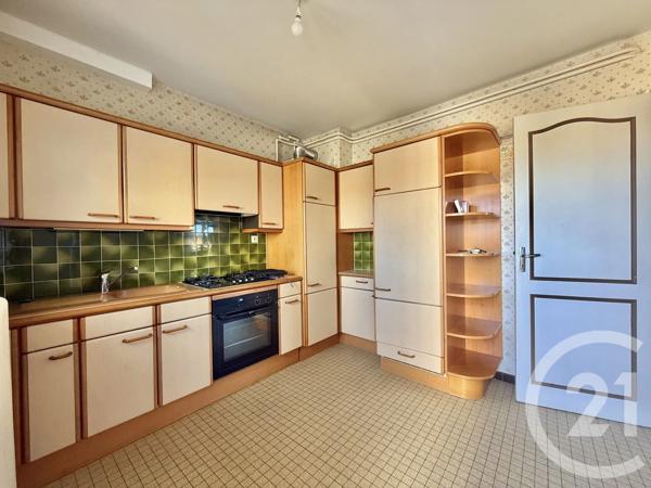 Appartement F3 à vendre  3 pièces - 82,40 m 2   MOULINS  - 03