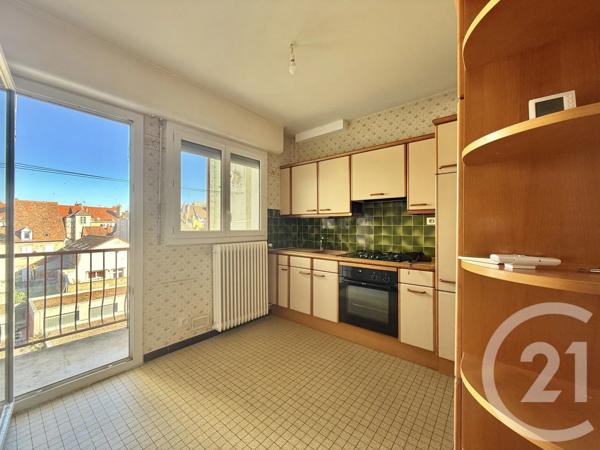 Appartement F3 à vendre  3 pièces - 82,40 m 2   MOULINS  - 03