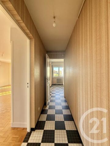 Appartement F3 à vendre  3 pièces - 82,40 m 2   MOULINS  - 03
