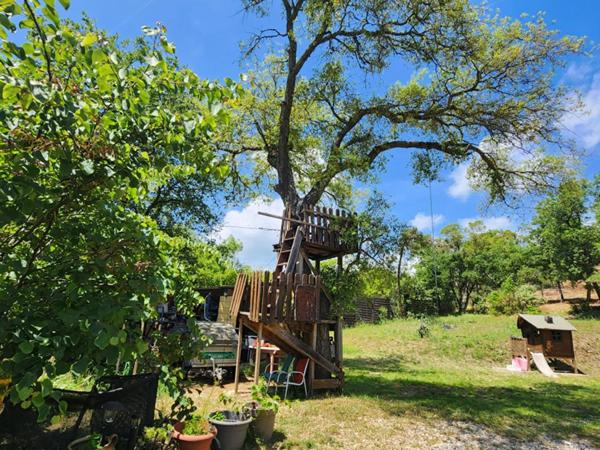 Villa Bagnols En Foret 5 pièces 140 m2- 6000m2 de terrain