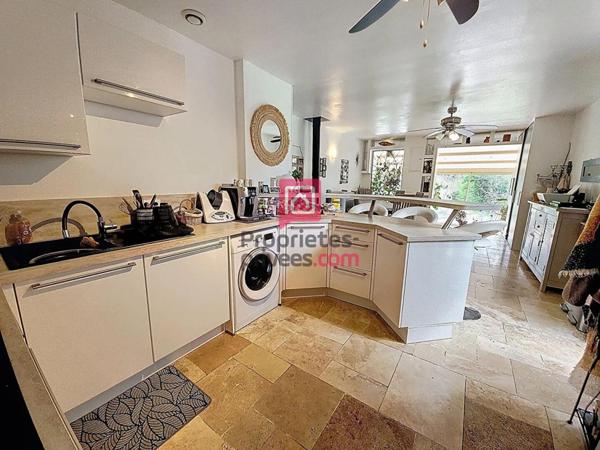 Villa Bagnols En Foret 5 pièces 140 m2- 6000m2 de terrain