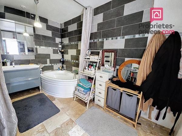 Villa Bagnols En Foret 5 pièces 140 m2- 6000m2 de terrain