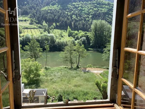 Vente                                                      Maison
                        
                     16 pièces                      380 m2                     à Les Vignes
