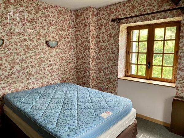Vente                                                      Maison
                        
                     16 pièces                      380 m2                     à Les Vignes