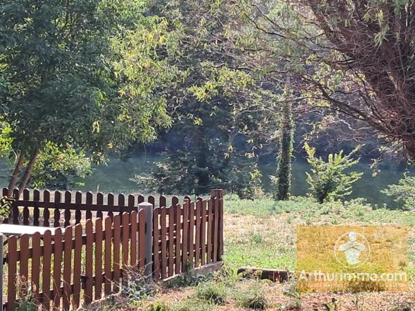Vente                                                      Maison
                        
                     16 pièces                      380 m2                     à Les Vignes