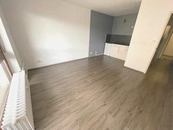 Appartement à louer    1 pièce • 25 m2 Metz