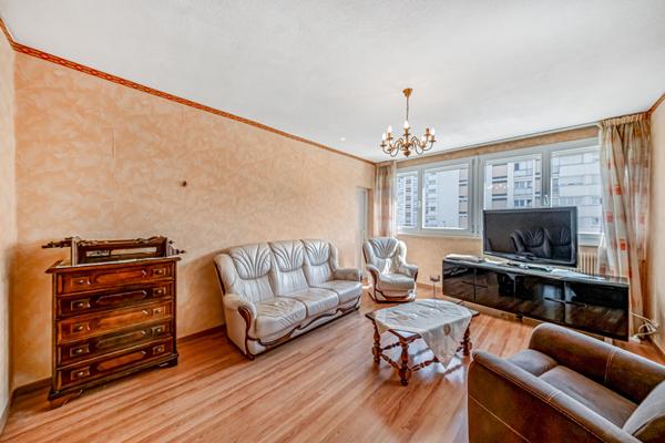 Appartement à Chalon Sur Saône T4 de 72 m² avec balcon et concierge
