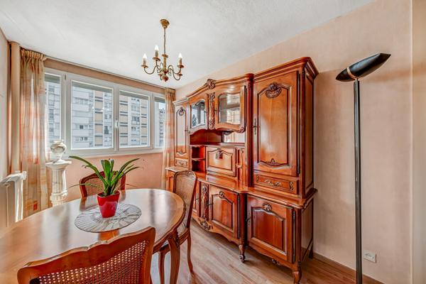 Appartement à Chalon Sur Saône T4 de 72 m² avec balcon et concierge