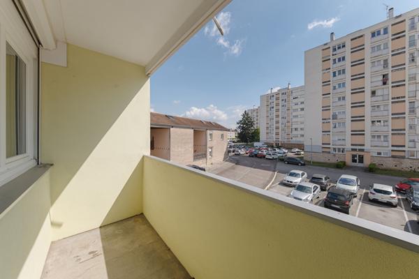 Appartement à Chalon Sur Saône T4 de 72 m² avec balcon et concierge