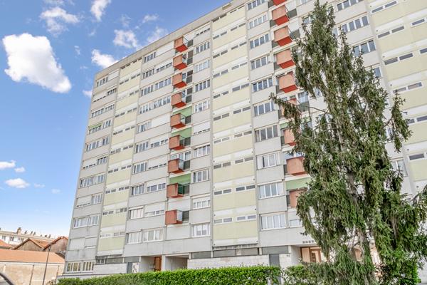 Appartement à Chalon Sur Saône T4 de 72 m² avec balcon et concierge