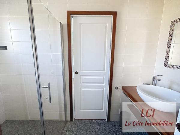 Maison 5 pièce(s) 4 chambre(s) 182 m²