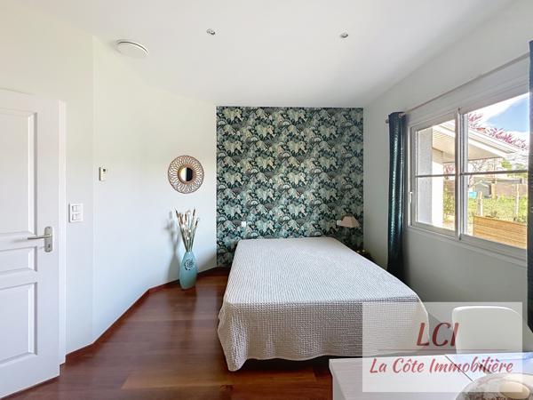 Maison 5 pièce(s) 4 chambre(s) 182 m²