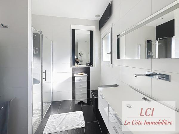 Maison 5 pièce(s) 4 chambre(s) 182 m²