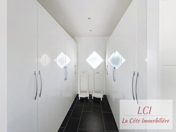 Maison 5 pièce(s) 4 chambre(s) 182 m²