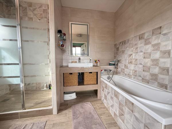 86200 LOUDUN Maison Loudun 4 pièce(s) 136 m2