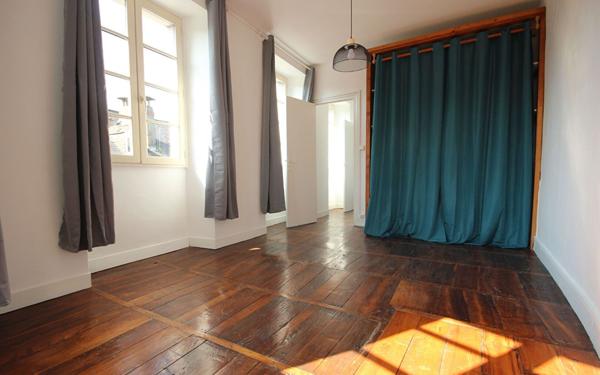 Appartement à louer    4 pièces •  Oloron-Sainte-Marie